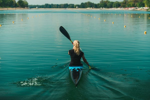 Où participer à une expédition de kayak de mer autour des îles Lofoten, Norvège ?
